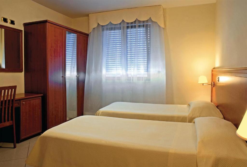 Hotel Jolly Modugno Eksteriør bilde