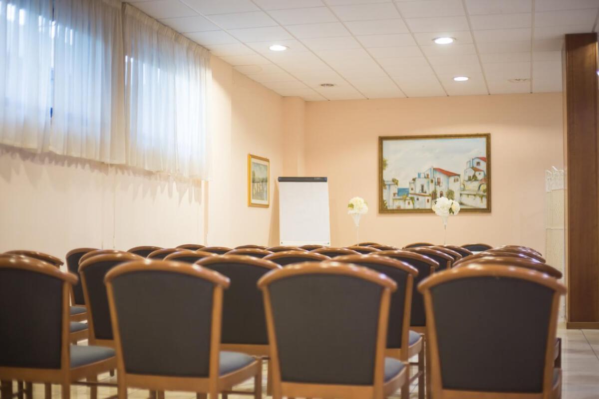 Hotel Jolly Modugno Eksteriør bilde
